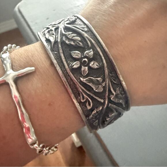 Silpada 925 Sterling Silver Thick Cuff Bracelet - Picture 1 of 14